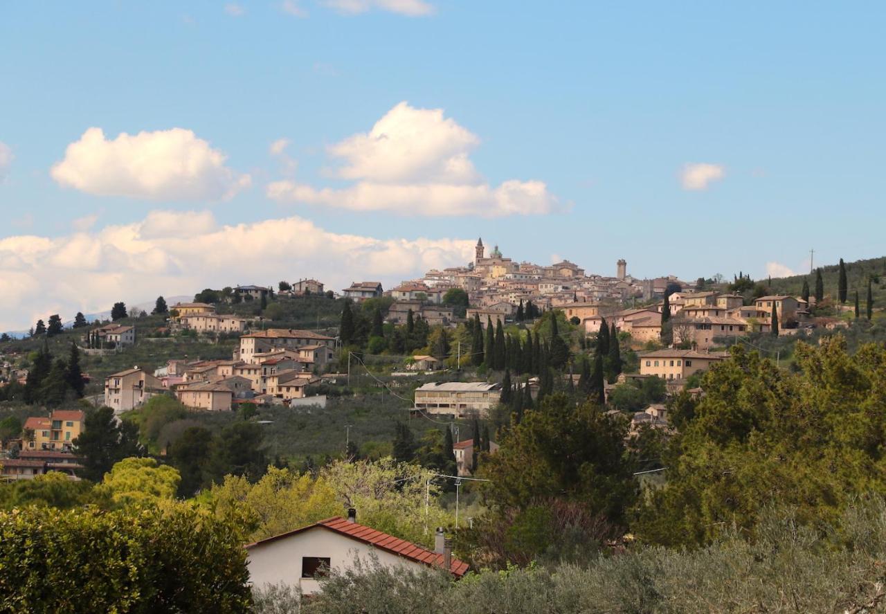 Corte Fratini Appartamenti Trevi Buitenkant foto