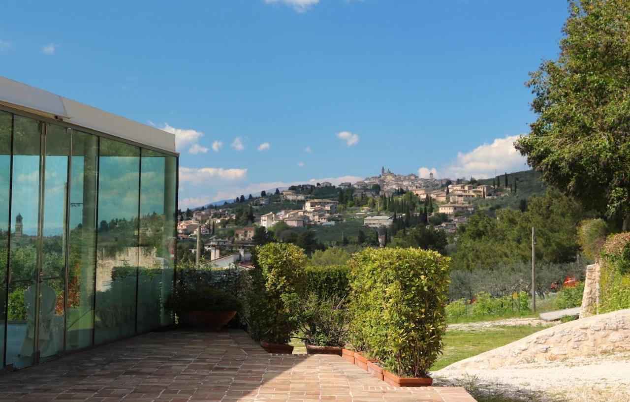 Corte Fratini Appartamenti Trevi Buitenkant foto