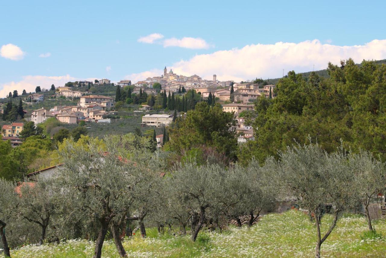 Corte Fratini Appartamenti Trevi Buitenkant foto
