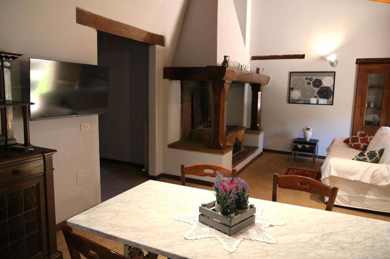 Corte Fratini Appartamenti Trevi Buitenkant foto