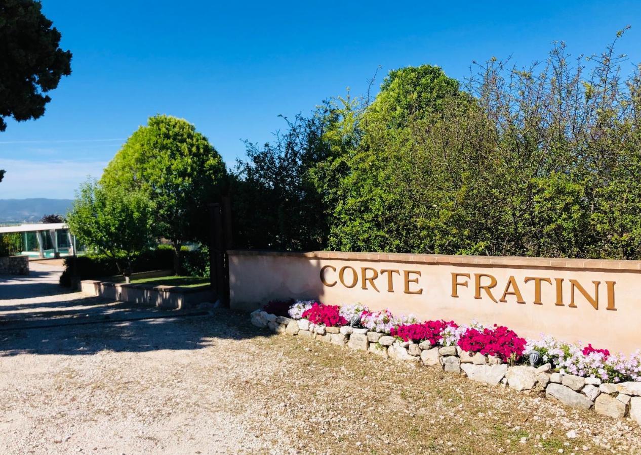 Corte Fratini Appartamenti Trevi Buitenkant foto