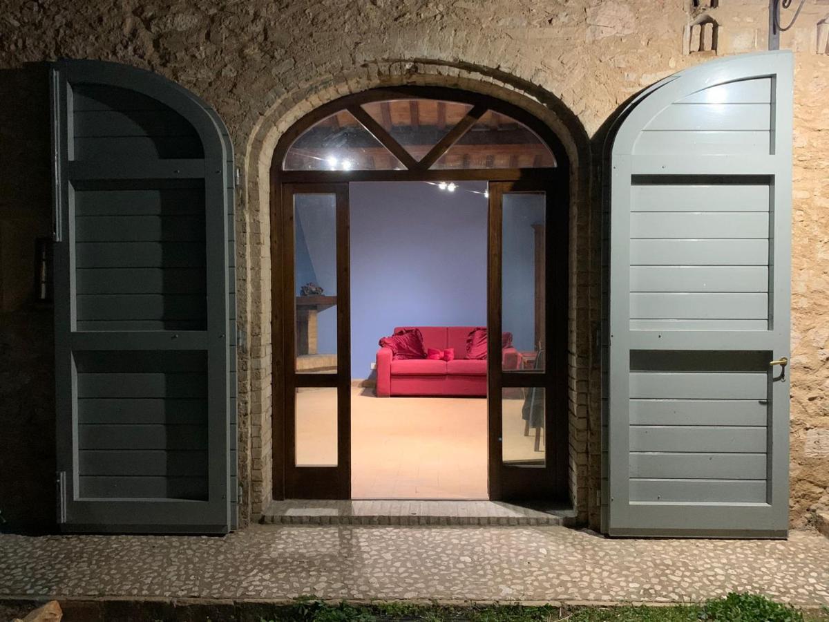 Corte Fratini Appartamenti Trevi Buitenkant foto