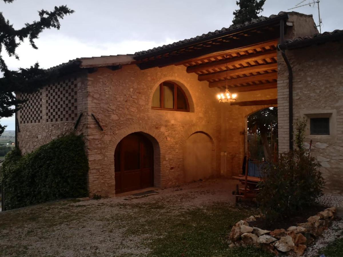 Corte Fratini Appartamenti Trevi Buitenkant foto