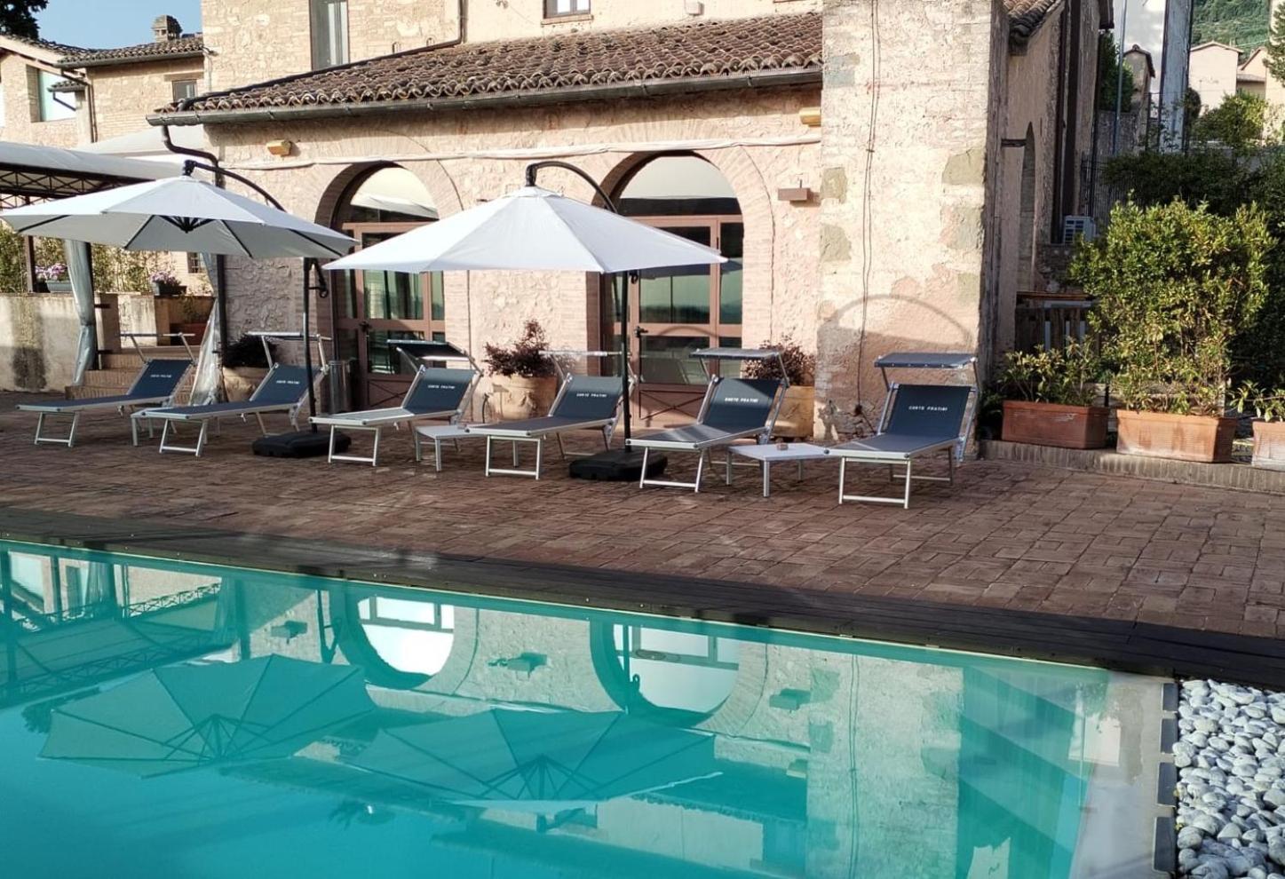 Corte Fratini Appartamenti Trevi Buitenkant foto