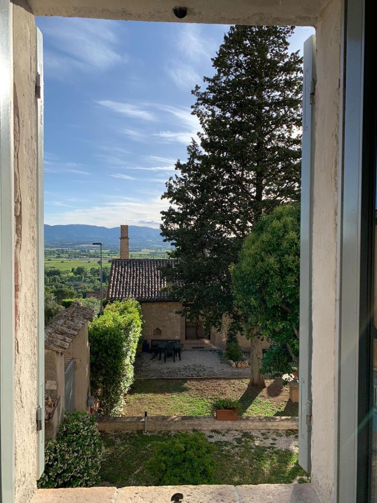 Corte Fratini Appartamenti Trevi Buitenkant foto