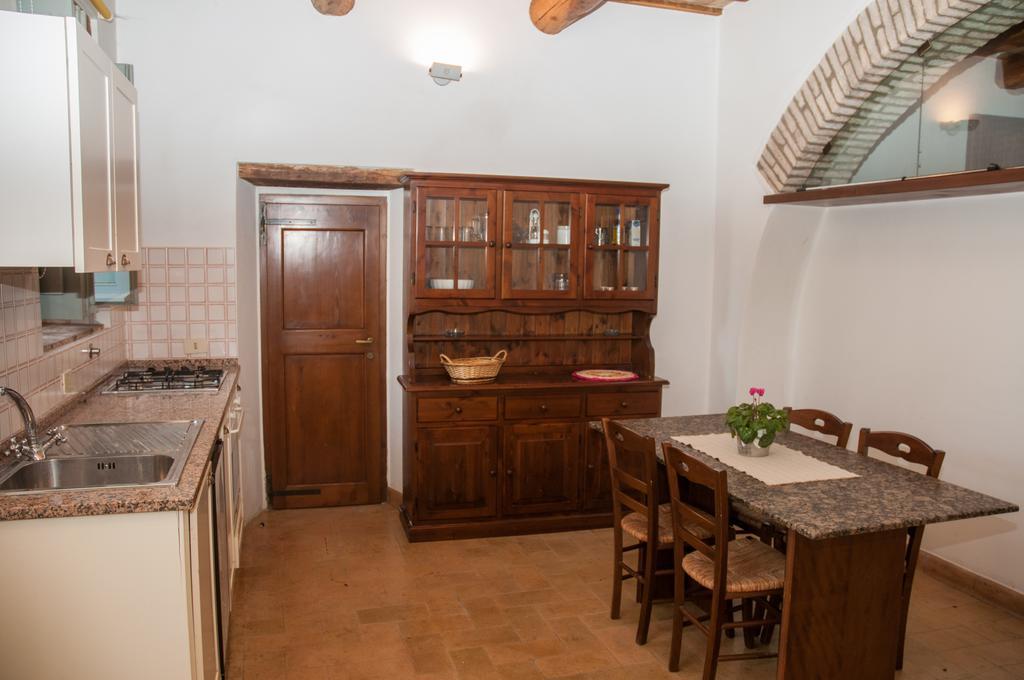 Corte Fratini Appartamenti Trevi Buitenkant foto