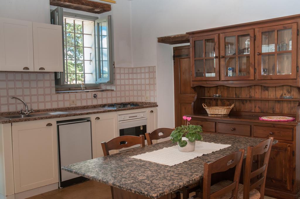 Corte Fratini Appartamenti Trevi Buitenkant foto